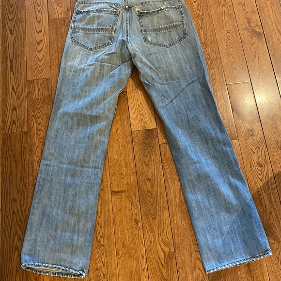 Distressed look men’s jeans - Picture 4 of 5